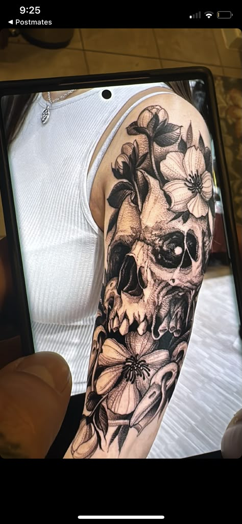 Skull And Lily Tattoo, Peony Shoulder Tattoos For Women, Women Tattoos Sleeve, Skull And Flower Tattoo, Cool Tattoos Ideas, Sleeve Inspiration, Feminine Skull Tattoos, Lily Tattoo, Daughter Tattoos