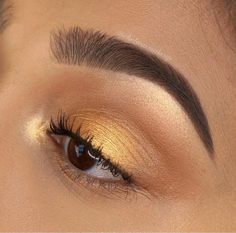 Golden Bronze Eye Makeup, Yellow And Gold Eyeshadow, Subtle Yellow Eyeshadow, Subtle Gold Eyeshadow, Mustard Yellow Eyeshadow Looks, Gold Eyeshadow Brown Eyes, Light Gold Eye Makeup, Yellow Gold Eyeshadow, Subtle Gold Makeup