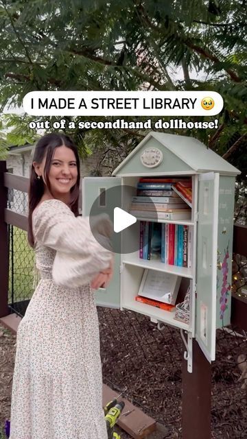 Diy Little Free Library Easy, How To Build A Little Free Library, Mini Book Library, Little Library Plans Diy, Mini Library Room, Bree Lenehan, Little Library Ideas, Diy Little Free Library, Little Free Library Ideas