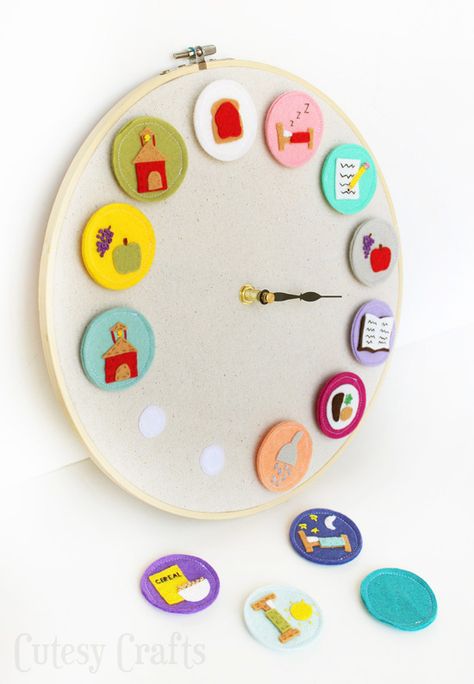 DIY Clock for Kids - Helps the kids know what activity is coming next during the day. Diy Clock For Kids, Sewing Gifts For Kids, Clock For Kids, Trendy Sewing, Gift Printable, Online Blog, Diy Clock, Kids Church, Sewing Gifts