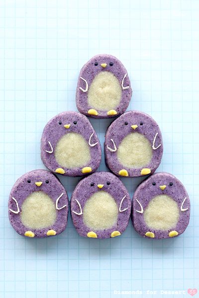 These Penguin Ice Box Cookies might be the cutest cookies ever, and not totally impossible to make! | Diamonds for Dessert Purple Cookies, Penguin Cookies, Icebox Cookies, Ge Bort, Roll Cookies, Ice Box, Cookie Box, Cute Cookies, Cookie Art