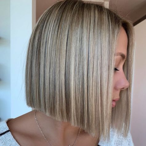 B L U N T dimension 📐 by @colorsbyjamie . . . #balayage #babylights #blonde #balayagehair #blondehair #balayagehighlights… Hair With Babylights, Babylights Blonde, Beige Blonde Hair, Short Hairstyles Fine, Bronde Hair, Baby Light, Beige Blonde, Haircuts Straight Hair, Bob Hair