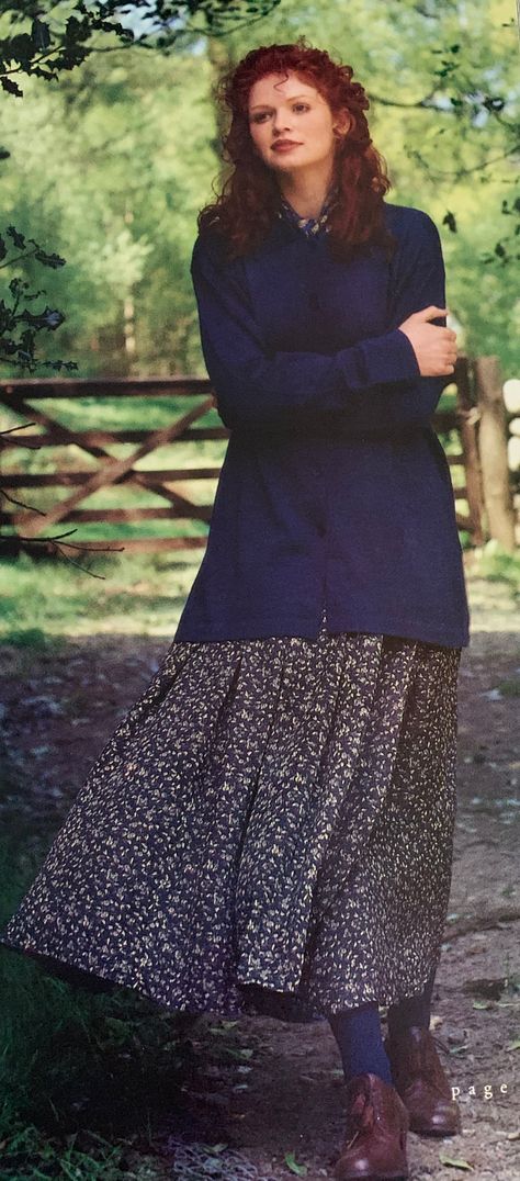 1980s Autumn Fashion, 80s Laura Ashley, Dreamy Clothes Aesthetic, Laura Aesthetic, Laura Ashley 90s, Laura Ashley 1980s, Laura Ashley Clothing, Laura Ashley 80s, Laura Ashley Fashion