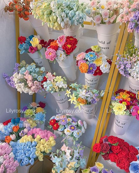 Crochet Flowers prepared for Mother‘s Day❤️❤️ #crochetflowerpatterns #crochetflower #flowershop #weddingflowers #flowers🌸 #crochet Crochet Flower Shop, Pipe Flower, Crochet Market, Flowers Crochet, Crochet Bouquet, Flowers Ideas, Beginner Crochet Projects, Crochet Inspo, Beginner Crochet