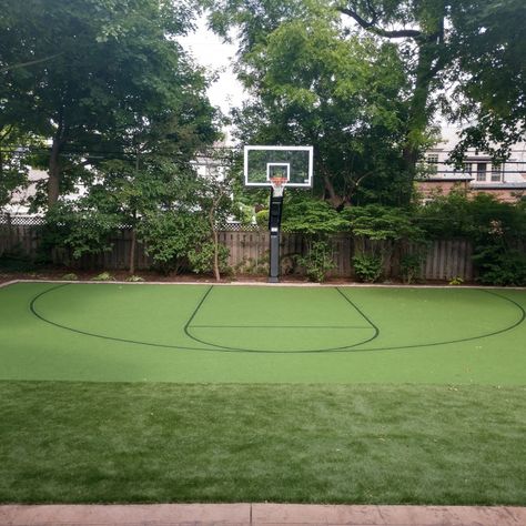 Artificial turf for basketball court is the best! Grass Basketball Court, Green Basketball Court, Backyard Vibes, Turf Backyard, Sports Turf, Artificial Grass Rug, Basketball Court Backyard, Best Artificial Grass, Backyard Sports