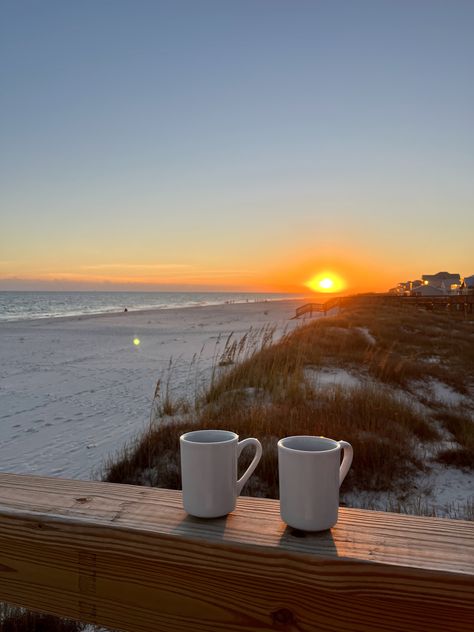 Gulf Shores Aesthetic, Cousins Beach Aesthetic, Beach In The Fall, Cousins Beach, Panama Beach, Morning Beach, Fall Beach, Victoria Secret Model, Fall Mood