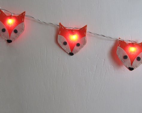 TUSTString lights Fox And Chicken, Fox Bedroom, Fox Quilt, Fox Cushion, String Lights In The Bedroom, Fox Baby Shower, Fox Nursery, Felt Fox, Nursery Night Light