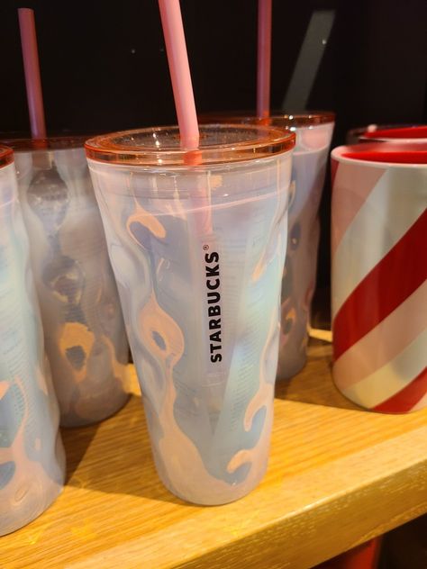 Starbucks Clear Cup Designs, Starbucks Cups Clear, Starbucks Clear Cup, Reusable Starbucks Cup Aesthetic, Pink Glass Starbucks Cup, Starbucks Bottles, Starbucks Tumbler Cup, Starbucks Cup, Starbucks Cup Art