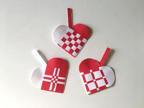 Scandinavian Woven Heart Basket: 4 Steps (with Pictures) Danish Heart, Scandinavian Christmas Ornaments, Heart Basket, Pop Up Card Templates, Woven Heart, Diy Pop, Danish Christmas, Paper Toys Template, Heart Template