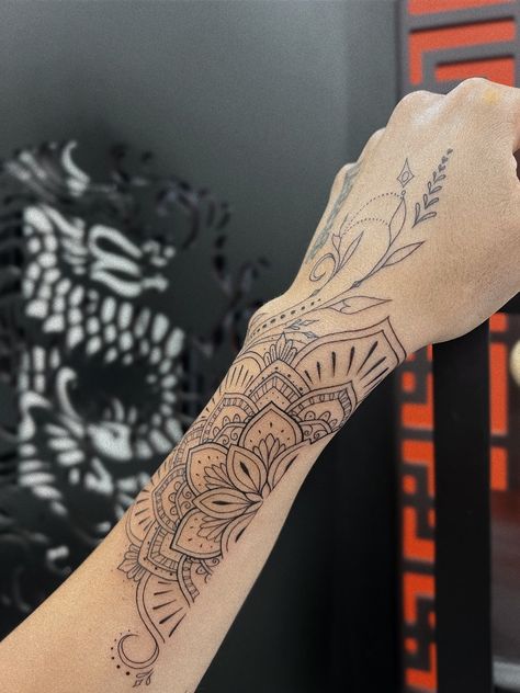 Mandela Tattoo Arm Half Sleeves, Side Mandala Tattoo, Mandala Tattoo Forearm, Mandala Forearm Tattoo, Mandala Sleeve Tattoo, Mandala Tattoo Back, Half Mandala Tattoo, Mandala Wrist Tattoo, Side Arm Tattoos