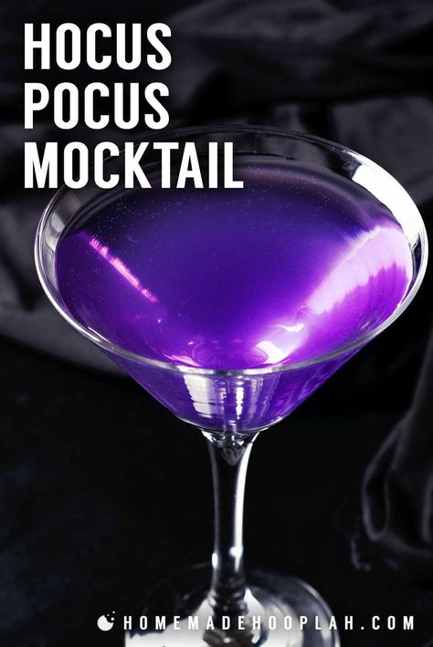 Hocus Pocus Party Decoration, Pitcher Drinks, Mocktail Drinks, Halloween Drinks Alcohol, Hocus Pocus Party, Purple Drinks, Easy Halloween Party, Fun Halloween Food, Halloween Food Treats