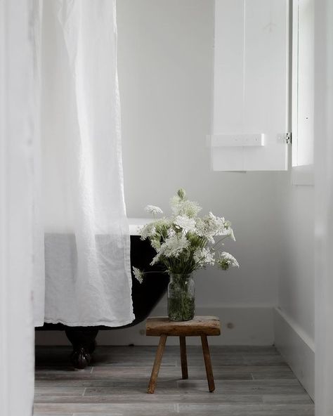 County Road Living | simple things 🌱 #mycountryhome #countryhouse | Instagram Living Simple, Living Styles, Simple Things, Bathroom Toilets, Country Living, Country House, House Interior, Cottage, Road