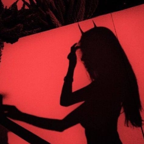 Demon Aesthetic, Devil Aesthetic, Red Aesthetic Grunge, Devil Girl, Wallpaper Inspiration, Bad Girl Wallpaper, Fotografi Kota, Red Wall, Wallpaper Ipad