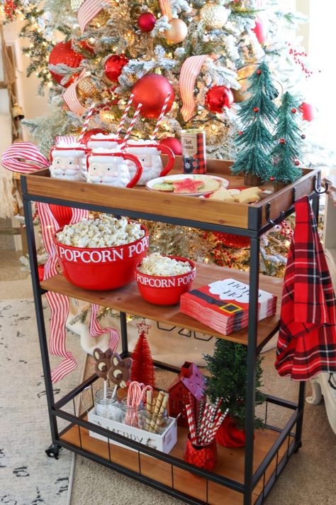 Christmas Movie Night Bar Cart - BentleyBlonde Hot Coco Cart, Hot Cocoa Station Ideas, Christmas Movie Night Aesthetic, Hot Chocolate Bar Cart, Hot Cocoa Bar Cart, Family Christmas Movie Night, Movie Night Bar, Christmas School Party, Christmas Theme Party