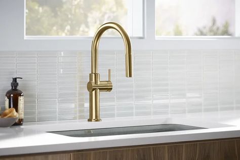 Simpalo Single Handle Kitchen Faucet Touchless Kitchen Faucet, Kohler Kitchen, Pull Down Kitchen Faucet, Kitchen Faucet With Sprayer, Brass Sink, Kitchen Pulls, Kitchen Colour Schemes, Single Handle Kitchen Faucet, Single Hole Faucet