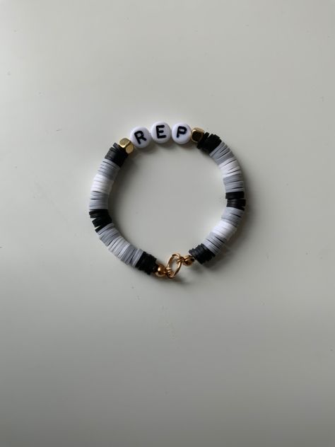 Reputation Clay Bead Bracelet, Reputation Taylor Swift Clay Bead Bracelet, Clay Beads Eras Tour Bracelets, Eras Tour Bracelets Clay Beads, Reputation Bracelet Ideas, Reputation Bracelet, Swiftie Core, Taylor Bracelets, Taylor Bracelet