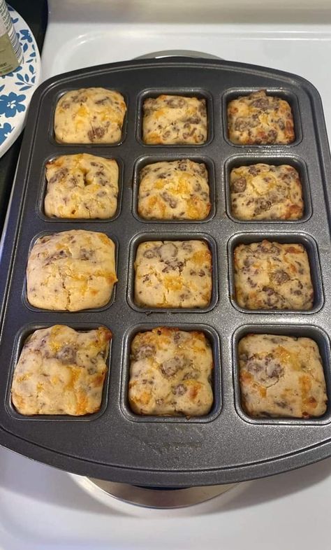 Road Trip Breakfast, Easy Breakfast On The Go, Quick Breakfast On The Go, Dump Meals, Easy Homemade Recipes, Pancake Mix, Breakfast On The Go, Breakfast Meal Prep, How To Cook Sausage