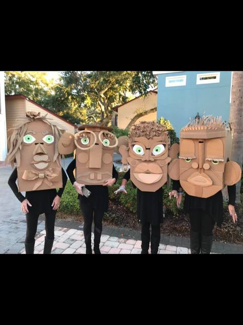 High School Cardboard Sculpture, Drawings On Cardboard, Carboard Mask, Cardboard Creatures, Cardboard Puppet, Mask Cardboard, Cardboard People, Cardboard Face, Cardboard Masks