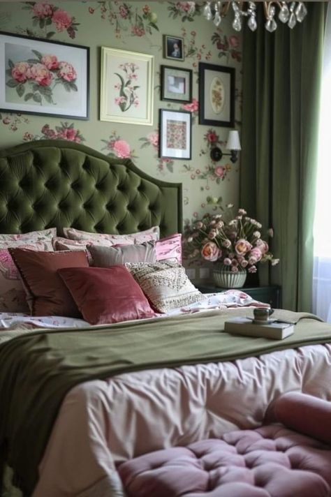 Pink Bedroom Ideas For Kids, Pink Teen Bedrooms, Green And Pink Bedroom, Pink Green Bedrooms, Ceiling Colors, Small Bedroom Colours, Burgundy Bedroom, Bedroom Ideas For Kids, Green Bedrooms