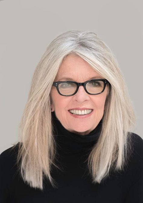 Diane Keaton Diane Keaton Hairstyles, Grey Hair And Glasses, Surrender Dorothy, Grey Hair Over 50, 60 Year Old Woman, Grey Hair Inspiration, Diane Keaton, Long Gray Hair, Hairstyles Over 50