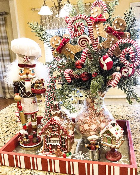 Gingerbread Christmas Decor Kitchen, Gingerbread Kitchen Decor, Christmas Decor Kitchen, Gingerbread Kitchen, Wonderland Party Decorations, Gingerbread Gifts, Gingerbread Christmas Tree, Gingerbread Decor, Christmas Gingerbread Cookies