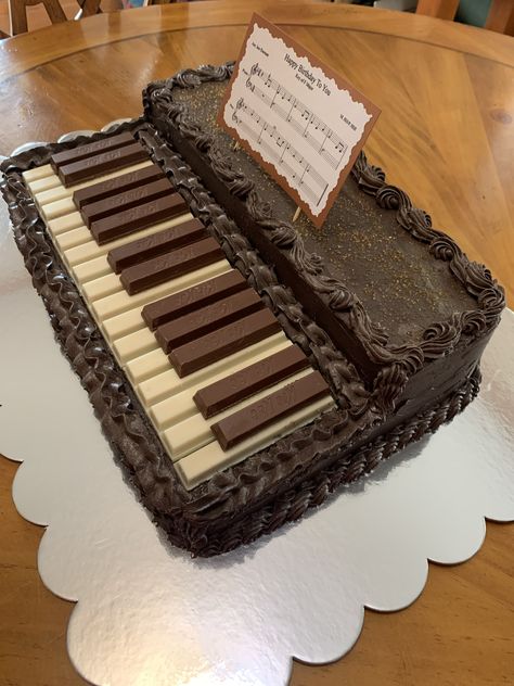 Piano Cakes Ideas, Piano Cake Ideas, Music Desserts, Birthday Cakes For Guys, Piano Birthday Cake, Music Cake Ideas, Music Birthday Cakes, Music Note Cake, Musical Cake