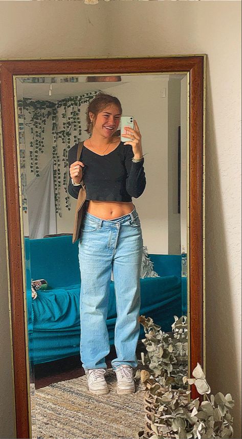 Low Waisted Outfits, Outfits With Low Rise Jeans, Earth Tones Outfit, Low Rise Jeans Outfit, Fall Fit, Jeans Outfit, Mid Size, Low Rise Jeans, Low Waisted