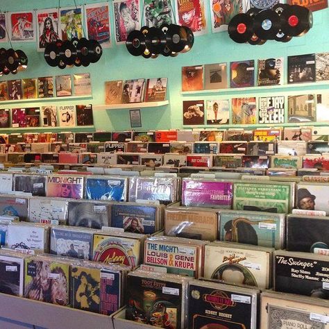 Best Record Shops in America. One from home and they others a must visit. Vinyl Record Shop, Vinyl Aesthetic, Music Nerd, Record Storage, Record Shop, Record Players, Vinyl Music, Record Collection, Music Store