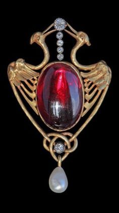 LEVY HARMANOS - An Art Nouveau bold, diamond, garnet and pearl Crane brooch/pendant, French, circa 1900. 6.5 cm x 3.8 cm. Bijoux Art Nouveau, Rene Lalique, Art Nouveau Design, Art Nouveau Jewelry, Bird Jewelry, Deco Jewelry, Fabulous Jewelry, Vintage Jewels, Art Deco Jewelry