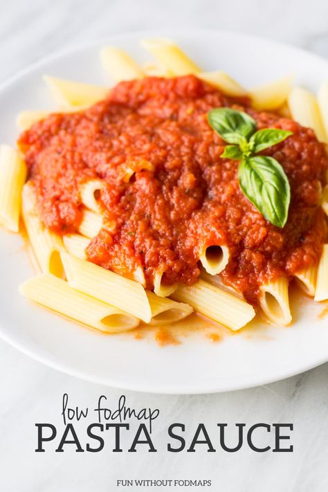 A fantastic Low FODMAP pasta sauce recipe - no onion or garlic needed! Serve over low FODMAP pasta or zucchini noodles for an easy meal! | funwithoutfodmaps.com | #lowfodmap #pastasauce #glutenfreepasta Fodmap Pasta Sauce, Low Fodmap Pasta, Pasta Sauce Recipes Easy, Fodmap Recipes Dinner, Low Fodmap Recipes Dinner, Fodmap Meal Plan, Fodmap Friendly Recipes, Pasta Sauce Recipe, Low Fodmap Diet Recipes