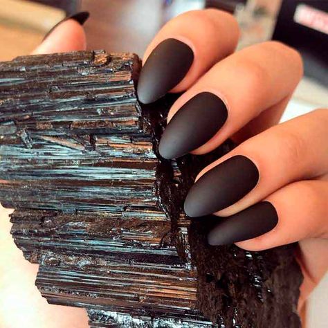 Short Matte Almond Nails #mattenails #almondnails ❤️ In case you considered matte black nails to be dull and boring this is high time you stop! We suggest to your attention a nice set of fresh and trendy ideas to pull off with matte black!❤️ See more: https://naildesignsjournal.com/matte-black-nails-designs/  #naildesignsjournal #nails #nailart #naildesigns #matteblacknails Fall Matte Nail Colors, Matte Almond Nails, Matte Nail Colors, Classy Nail, Nails Classy, Matte Black Nails, Nails Matte, Classy Nail Designs, Colorful Nail