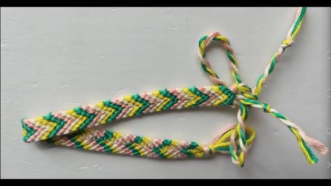 Arrowhead pattern tuto, Chevron Friendship bracelet, MyBraceletsbook, Friendship bracelet tutorial Arrowhead Pattern, Friendship Bracelet Tutorial, Chevron Friendship Bracelet, Friendship Bracelets Tutorial, Bracelet Tutorial, Friendship Bracelet Patterns, Bracelet Patterns, Friendship Bracelet, Friendship Bracelets