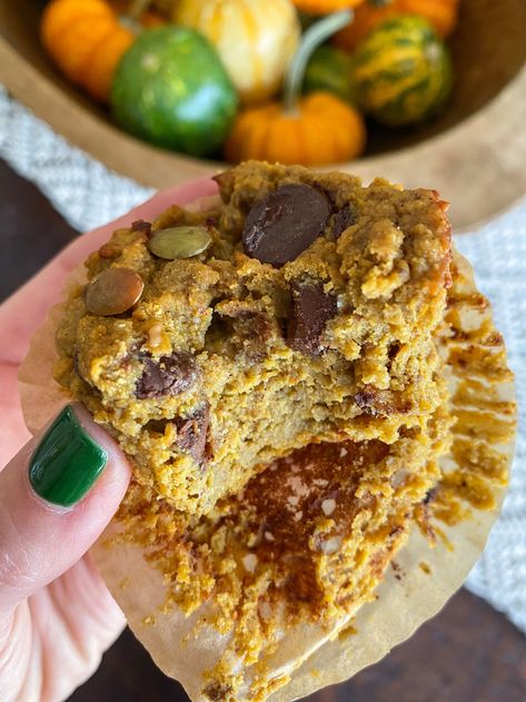 Pumpkin Chocolate Chip Protein Muffins — The Peachie Spoon | High Protein Recipes Healthy Protein Muffins, Peachie Spoon, Chocolate Chip Protein Muffins, Pumpkin Recipes Healthy, Healthy Eating Snacks, Pumpkin Chocolate Chip Muffins, Pumpkin Chocolate Chip, Protein Muffins, Protein Powder Recipes