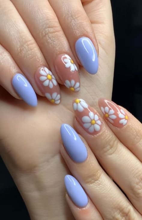 Spring Manicure Ideas Short Nails, Nail Poses, Beachy Nails, Spring Nail Art, Trendy Nail Art, Easter Nails, Spring Nail, Funky Nails, Floral Nails