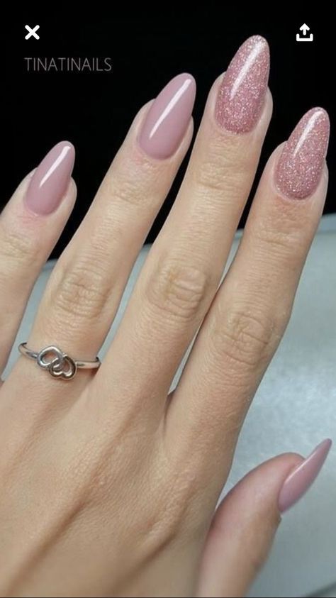 Unghie Sfumate, Almond Shape Nails, Almond Acrylic Nails, Nails Almond, Short Nail Designs, Oval Nails, Elegant Nails, Beautiful Nail Art, Fancy Nails