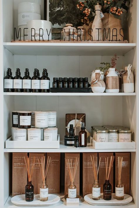 Candle Store Aesthetic, Candle Boutique Ideas, Candle Shop Aesthetic, Candle Shelf Display, Candle Shop Interior, Candle Studio Ideas, Candle Display Ideas, Candle Shop Display, Candle Display Retail