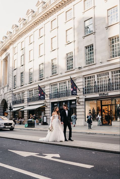 London Wedding Venues, Wedding Engagement Photos, London Photos, London Wedding, Photo Location, Elopement Photography, Pre Wedding, Elopement, Wedding Engagement