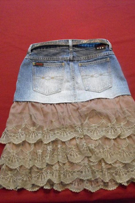 Country Western Denim and Ruffled Lace Refashioned Mudd Skirt | Etsy Upcycled Denim Skirt, Artisanats Denim, Clothes For Women Over 50, Blue Jeans Crafts, Repurposed Clothing, Denim Ideas, Chic Skirts, Altering Clothes, Sewing Skirts