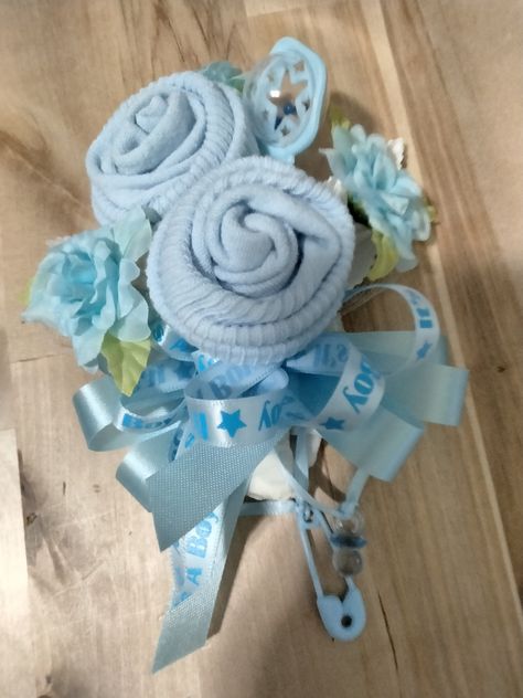 Baby Boy Shower Gifts, Baby Boy Gift Idea, Unique Baby Boy Shower Gifts, Baby Sock Corsage, Pearl Baby Shower, Unique Baby Boy Gifts, Baby Shower Corsage, Trendy Baby Shower Ideas, Newborn Boy Clothes