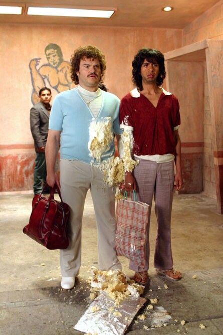 Nacho Libre Costume, Chihiro Cosplay, Teenage Halloween Costumes, Nacho Libre, Creepy Costumes, Duo Costumes, Couples Halloween Outfits, Cute Couple Halloween Costumes, Funny Costumes