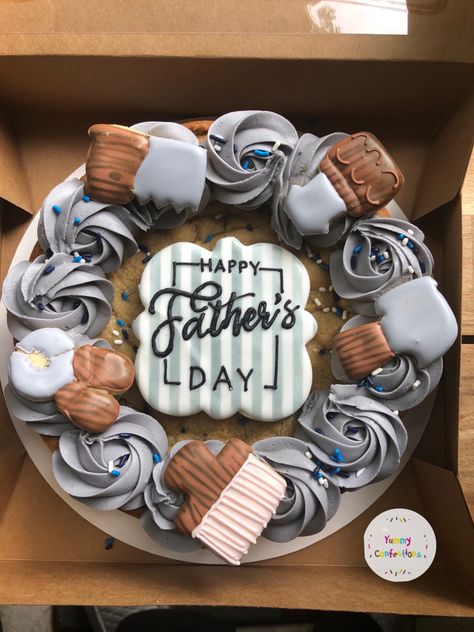 Father's Day Decorated Cookie, Father’s Day Cookies Cakes, Fathers Day Bakery Ideas, Fathers Day Baking Ideas, Father Day Cookies, Diy Father’s Day Cookies, Father’s Day Cookies Decorated, Fathers Day Dessert Box Ideas, Father’s Day Sugar Cookies