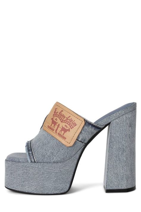 Denim Platform Heels, Denim Heels Outfit, Denim Footwear, Jean Heels, Denim Sandals, Denim Heels, Fashion Shoes Heels, Stunning Shoes, Chic Shoes