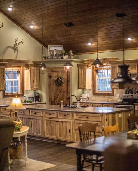 Rustic Kitchen Ideas, Rustic Kitchen Cabinets, Rustic Kitchen Design, New Kitchen Cabinets, Rustic Kitchen Decor, Wooden Cabinets, Style At Home, Kitchen Style, Log Homes