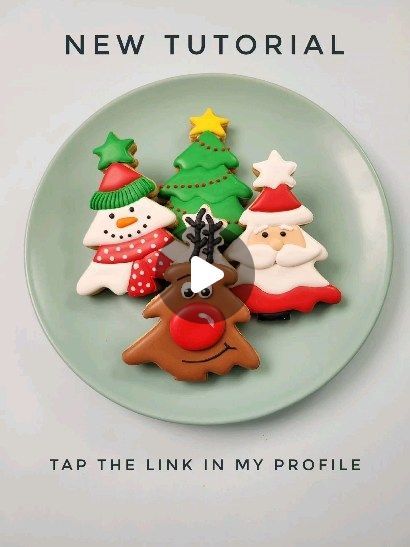 Xmas Cookies Decorated, Santa Cookies Decorated, Christmas Cookies Royal Icing, Little Cookie Co, Biscuits Cookies, Holiday Cookies Christmas, Sugar Cookie Icing, Cookie Tutorials, Christmas Tree Cookies