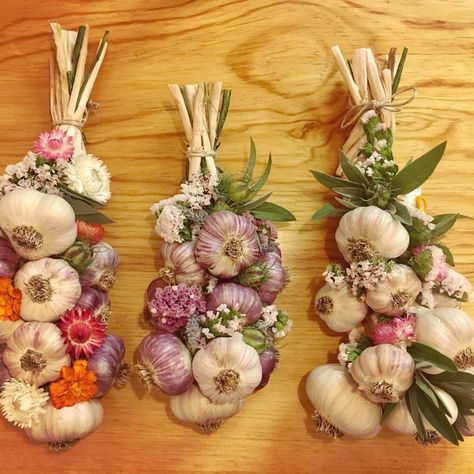 Garlic braids with flowers Braids With Flowers, Hanging Garlic, Garlic Flower, Garden Harvest, Farm Stand, Nature Crafts, Farm Gardens, Flower Farm, Dream Garden