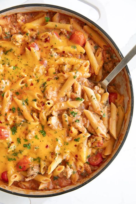 Easy Ground Turkey Pasta Recipes, Turkey Meat Pasta Recipe, Turkey Pasta Recipes, Pasta With Ground Turkey, Ground Turkey Pasta Recipes, Pasta Tomato Sauce, Ground Turkey Casserole, Ground Turkey Pasta, Pasta Tomato