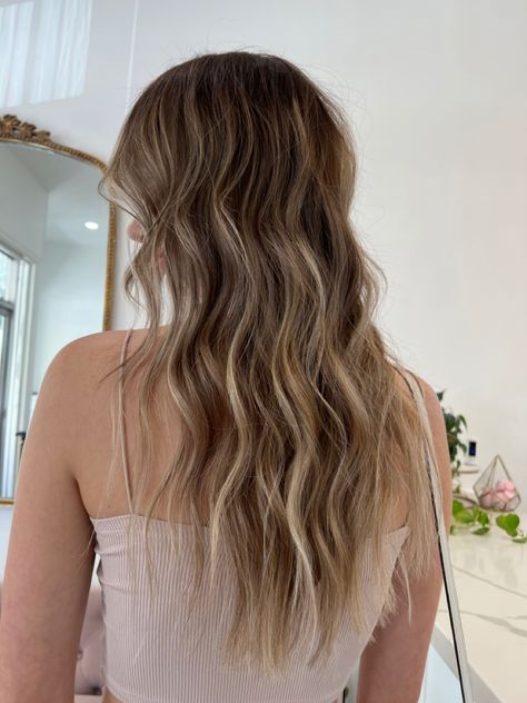 Long Hair Textured Ends, Bright Brunette Hair, Balayage Bright Blonde, Brown Hair With Blonde Ends, Brunette Hair With Blonde, Natural Brunette Hair, Balayage Brunette To Blonde, Balyage Blonde, Cool Brown Hair