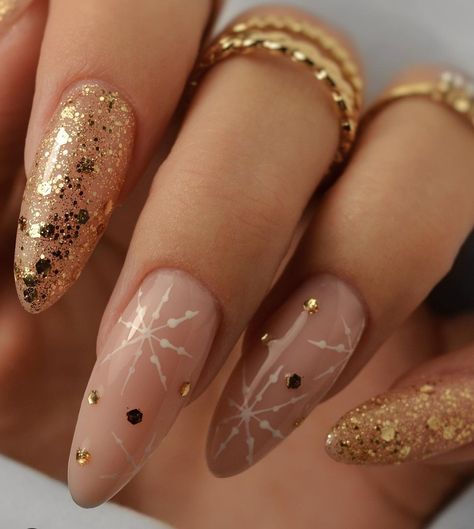 New Years Nails 2023 Trends, Gold Holiday Nails, Fall Thanksgiving Nails, App Filter, Thanksgiving Nail Designs, Airbrush App, Snowflake Nails, Thanksgiving Nails, Winter Nail Designs