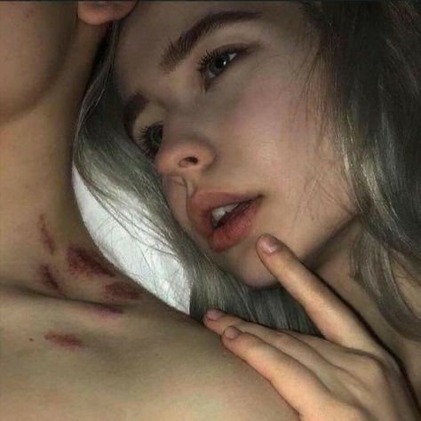 Hickies Neck, Kiss Mark, Teenage Romance, Love Bites, Cute Relationship Photos, Couples Poses For Pictures, Cute Relationship Goals, Couple Outfits, Couple Aesthetic