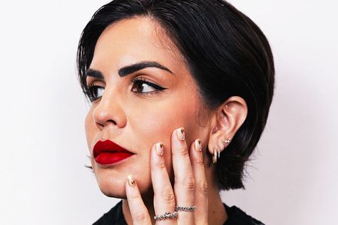 Vanderpump Rules Star Katie Maloney Creates Press-On Nails with Quickies: 'No Brainer' (Exclusive) Katie Maloney Hair Short, Katie Maloney Hair, Katie Maloney, Black French Manicure, Vanderpump Rules, Hair Inspiration Short, Haircut Designs, Haircut Inspiration, Women's Hairstyles